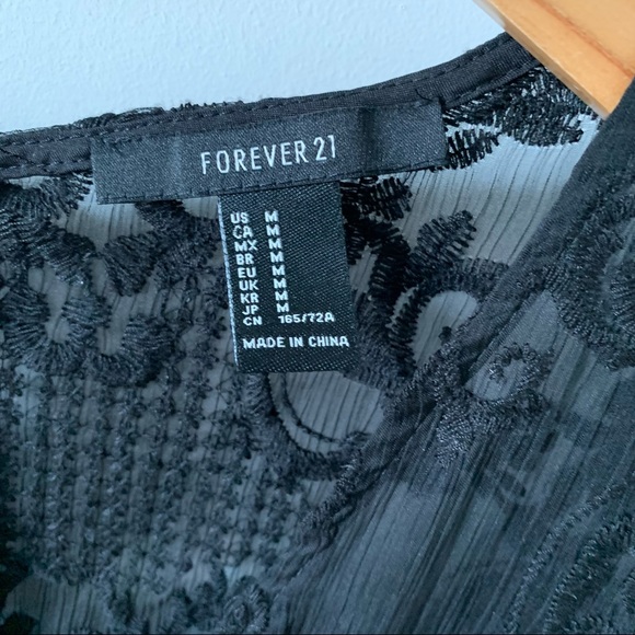 Boho Lacey Short Romper with back zip - Picture 11 of 14